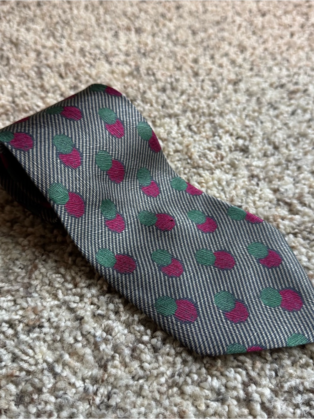 Giorgio Armani Men’s Tie Gray Green Burgundy Geometric Woven Logo Classic